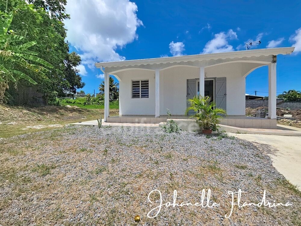 Maison individuelle 1 chambre, meublée avec jardin, terrasse  Les Abymes (Boisripeaux - Difort)