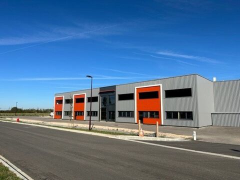   A LOUER / CELLULE D'ACTIVITE et BUREAUX 