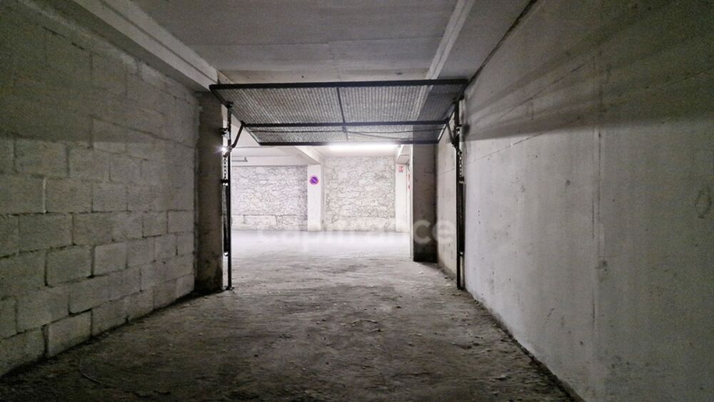 Vente Parking/Garage Parking/Box à vendre proche de PARIS 17EME ARRONDISSEMENT (75) Paris 17