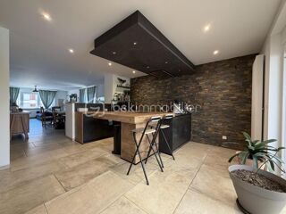  Propriété/château à vendre 6 pièces 212 m²