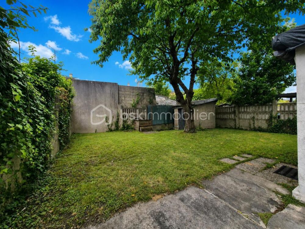 Maison familiale de 83 m² avec jardin, garage et dépendance