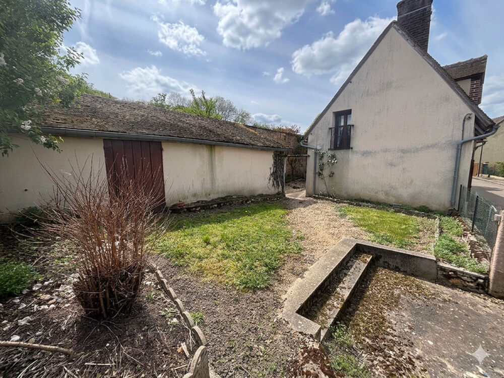 Maison de village 81 m² avec jardin clos  Idéal premier achat ou résidence secondaire SAINT PRIVE 89