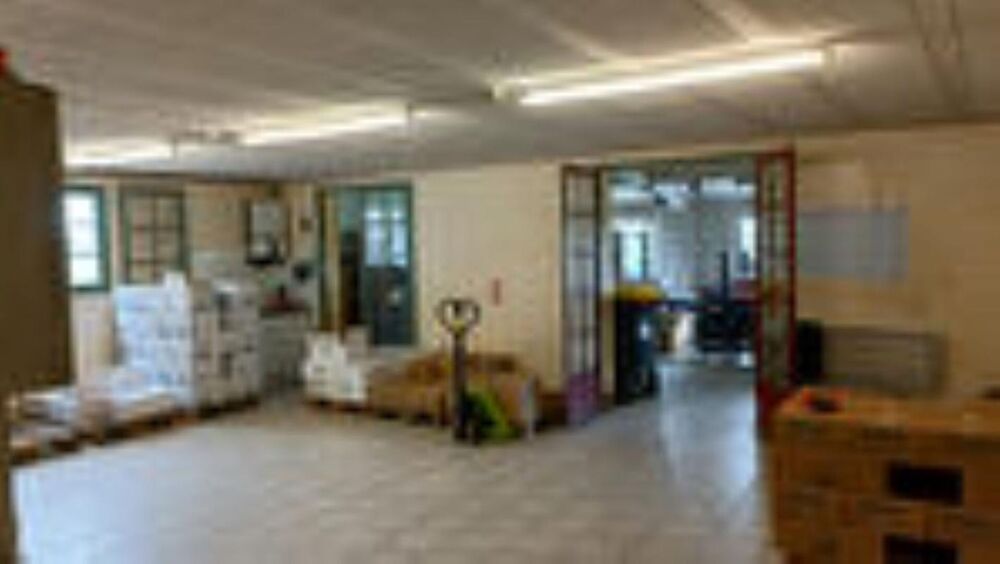   Murs à vendre  33 Saint Romain La Virvee 1000 m2 de bâti Saint romain la virvee