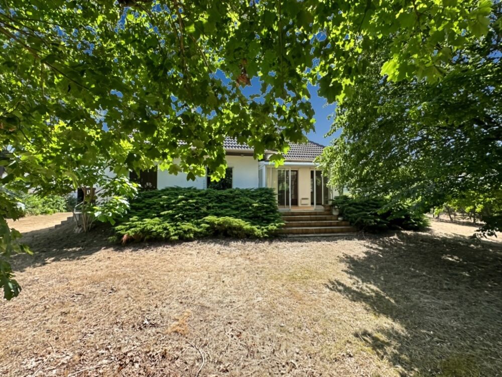 Vente Maison DORDIVES (45) charmante Maison Plain pied de 114 m2 sur terrain clos de 1 030 m2. Commodités et gare SNCF à pieds Dordives