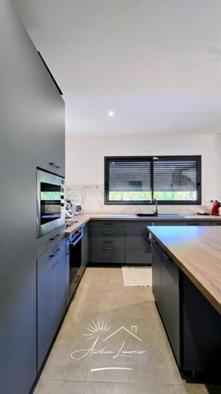  Villa  vendre 4 pices 103 m