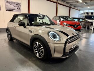 Cooper Cabriolet 1.5i 136ch Bva7 Camden 2022 occasion 59700 Marcq-en-Barœul