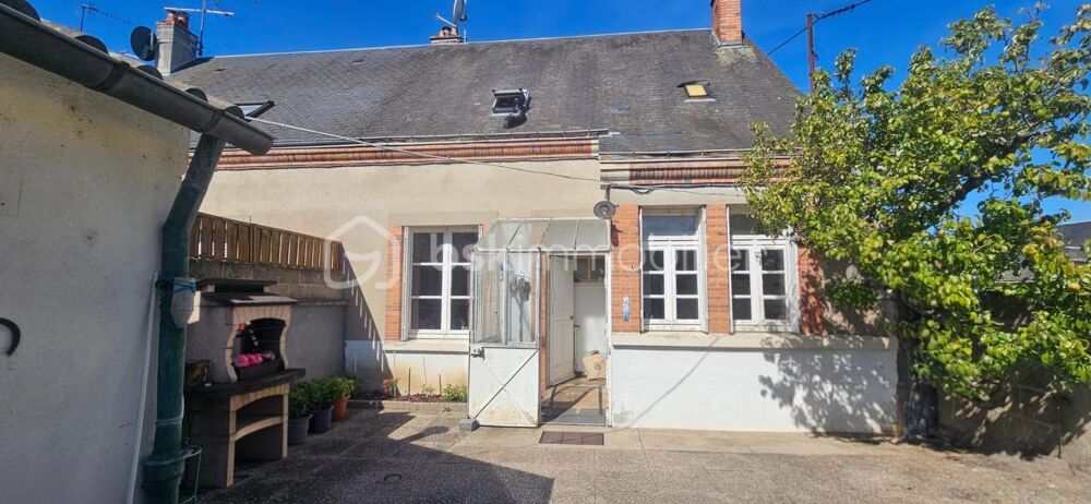 Maison avec garage, terrasse et double accès à deux pas des bords de Loire