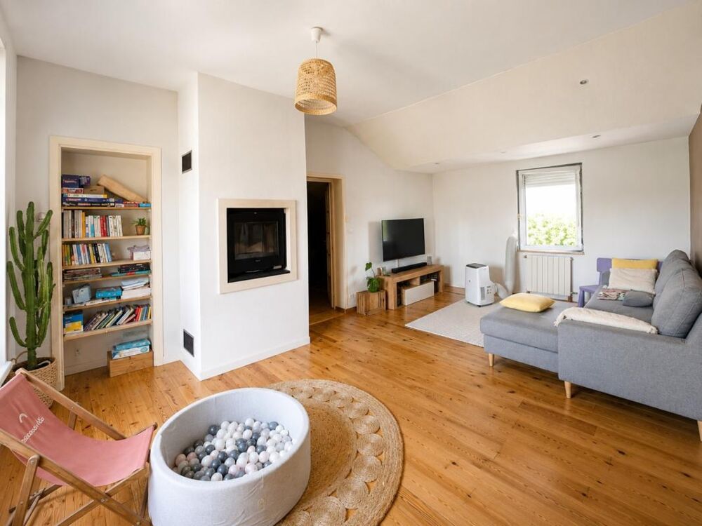 Maison à vendre 8 pièces LES MARTRES DE VEYRE (63)