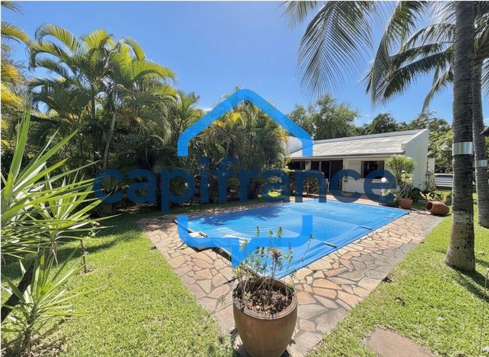 À VENDRE  VILLA T5/6 À RÉNOVER DE 181,60 m²  À 200 M DE LA PLAGE  LHERMITAGE LES BAINS 97434