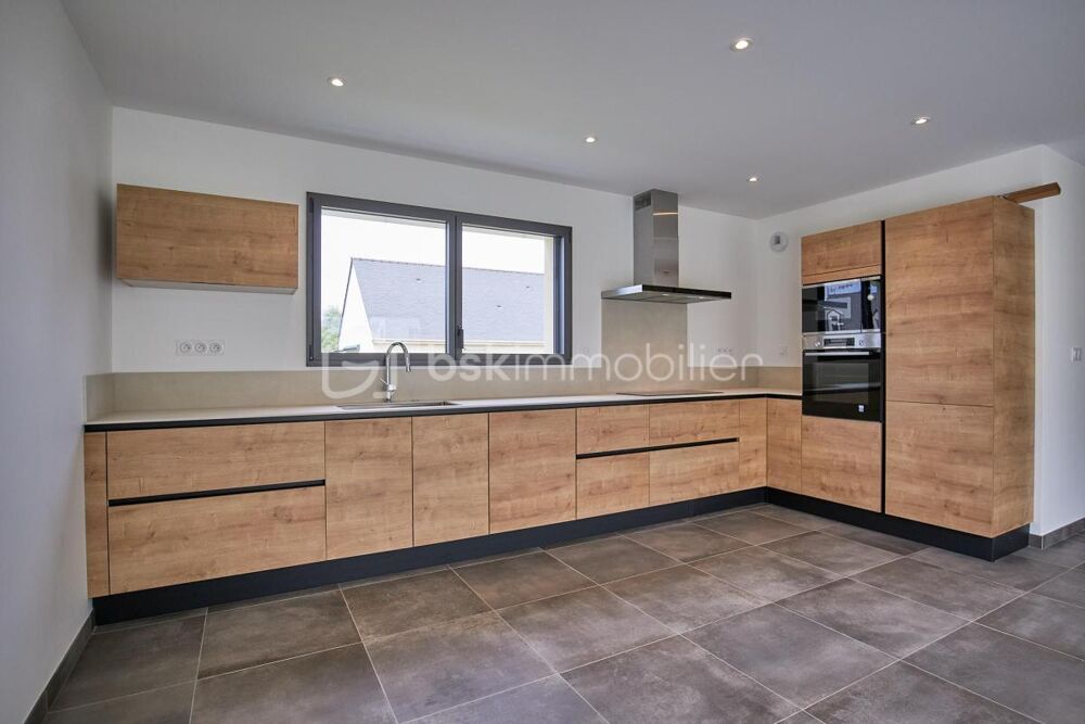 SAINT-QUAY-PORTRIEUX  Maison contemporaine de 147 m² avec vie de plain-pied, 4 chambres et garage, à seulement 1,5 km de la mer