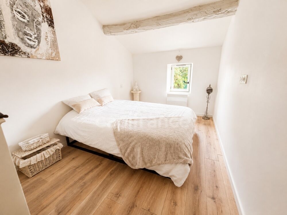 Maison en pierre pleine de charme à Saint-Porchaire