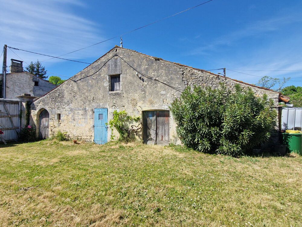 Maison à vendre 6 pièces TONNAY BOUTONNE (17)- 173 m² habitables - jardin- Grange