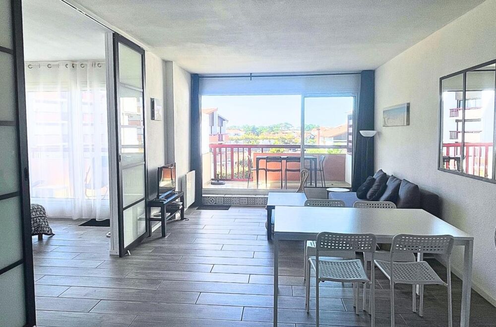Vente Appartement CAPBRETON PORT – 40130 –  T3 AVEC VUE DÉGAGÉE – MEUBLÉ – PARKING – PISCINE Capbreton