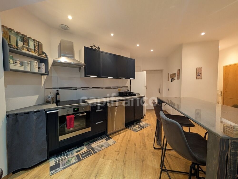 Appartement à vendre 3 pièces, cave et jardin 200m2