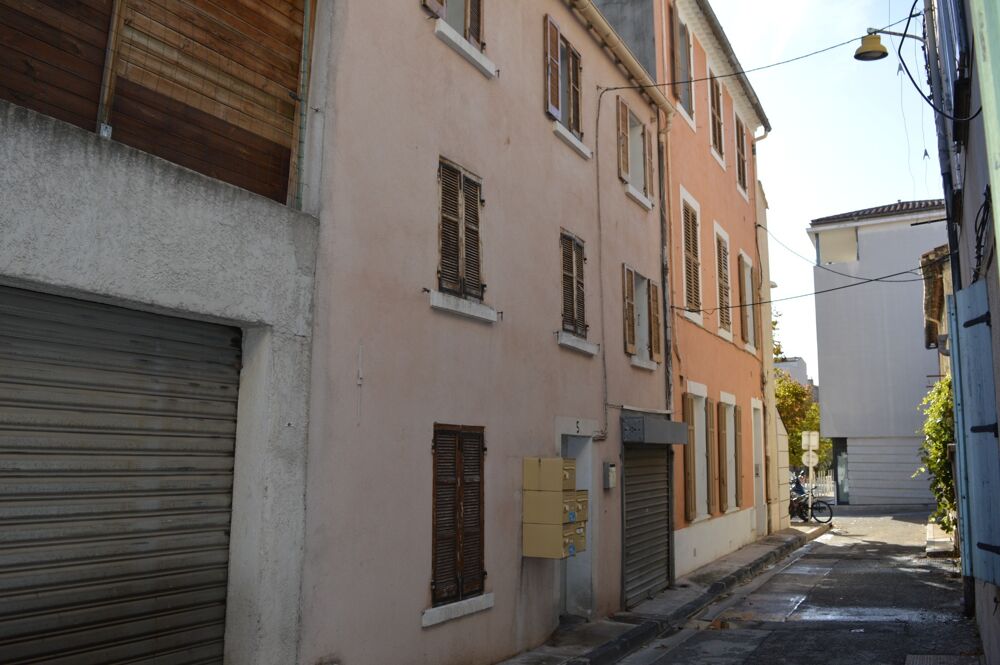 Vente Immeuble Immeuble à vendre Toulon Belle rentabilité 5 studios meublés et garage Toulon