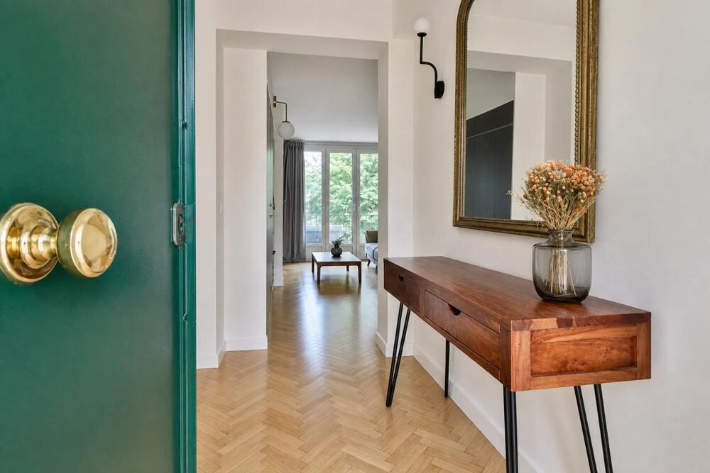 Saint-Cloud - Quartier Val dOr - 71m² rénové - 3 chambres - Balcon - Gare 4mn