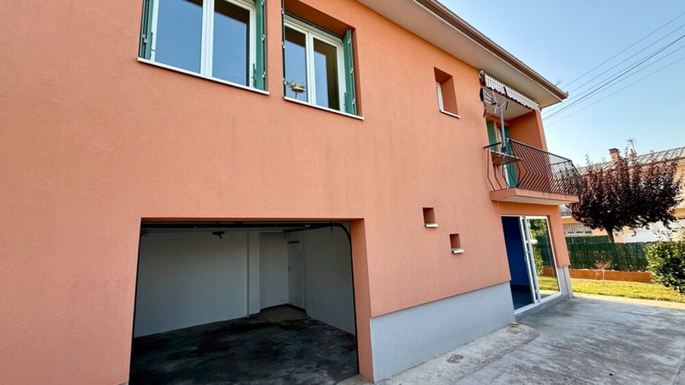 Tarbes .Maison six pièces sur deux niveaux divisible en deux appartements