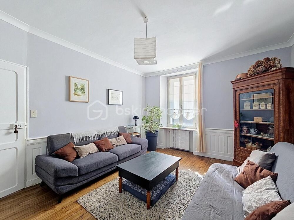Rare à Retiers ! Maison de caractère de 130 m² avec 5 chambres et jardin arboré