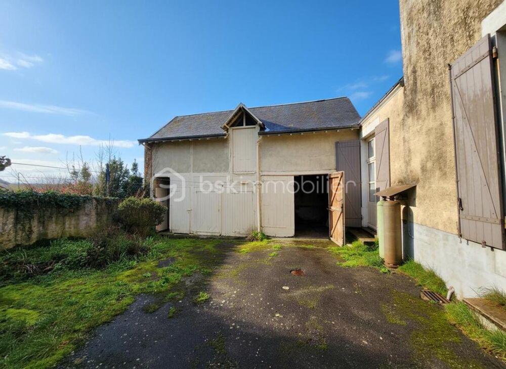 Ancien relais de poste au charme authentique  Bord de rivière  Grand potentiel