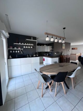  Appartement à louer 4 pièces 90 m²