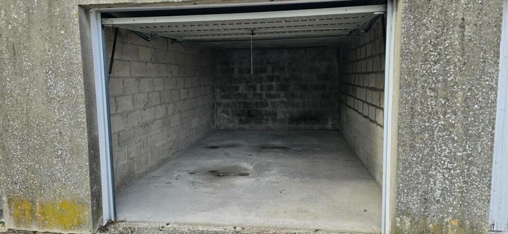 Vente Parking/Garage A VENDRE LOT DE 2 GARAGES A LAON ! Laon