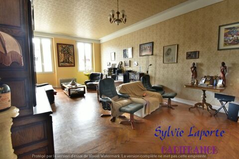   Dpt Lot et Garonne (47),  vendre VILLENEUVE SUR LOT appartement T11, avec local commercial et rapport locatif, idal investisse Appartement - 11 pice(s) - 256 m