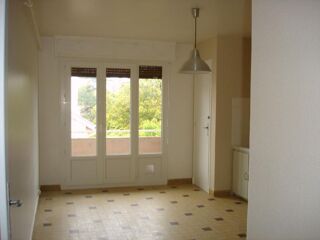  Appartement à louer 1 pièce 50 m²