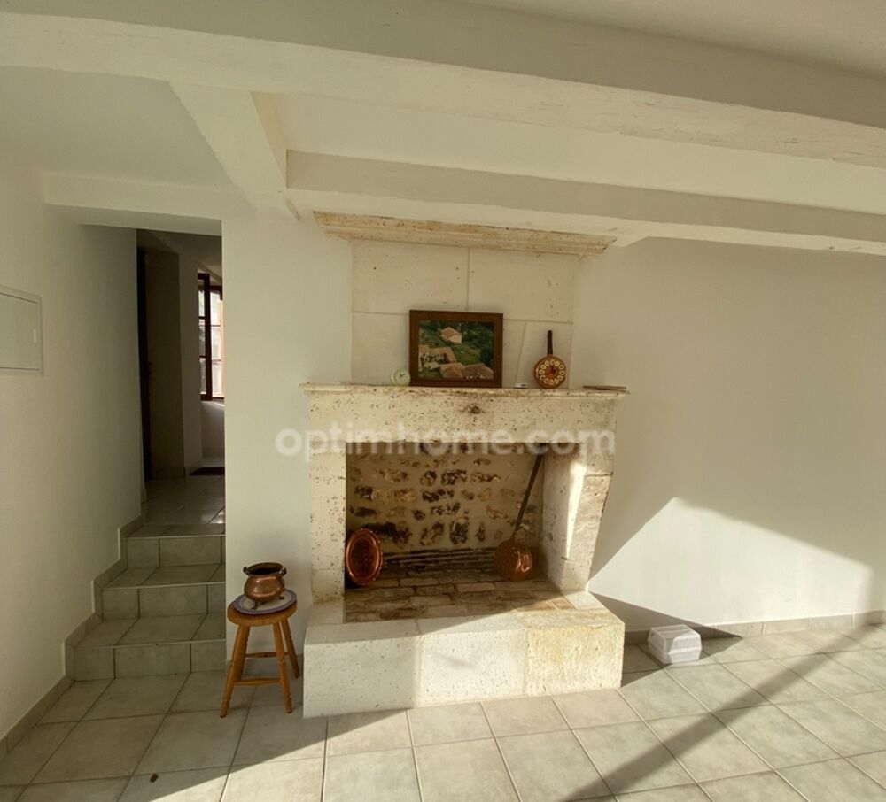 Bunzac - Maison en pierre de 121 m² avec dépendances et jardin