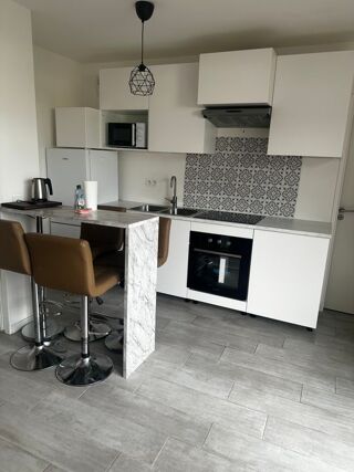  Appartement à louer 3 pièces 65 m²