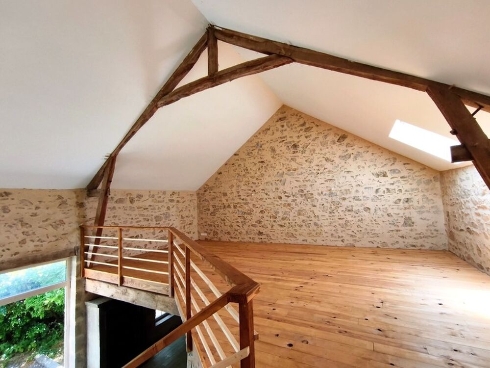 Maison à vendre 9 pièces 282 m² salon, séjour, 4 chambres, jardin, garage. 20min Montluçon (03) 3h30 Paris