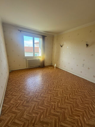 Vente Maison Maison à vendre 4 pièces LENCLOITRE (86) Lencloitre