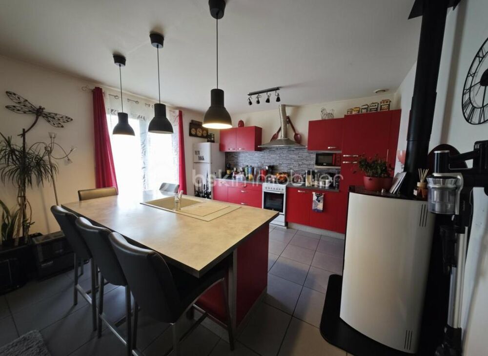 Maison familiale avec grand terrain  Calme, confort et potentiel