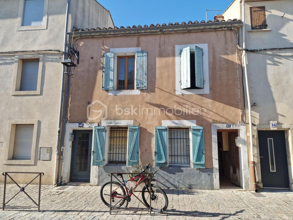 Vente Maison - SPECIAL INVESTISSEUR - A vendre : Maison divisée en deux appartements avec locataires Aigues mortes