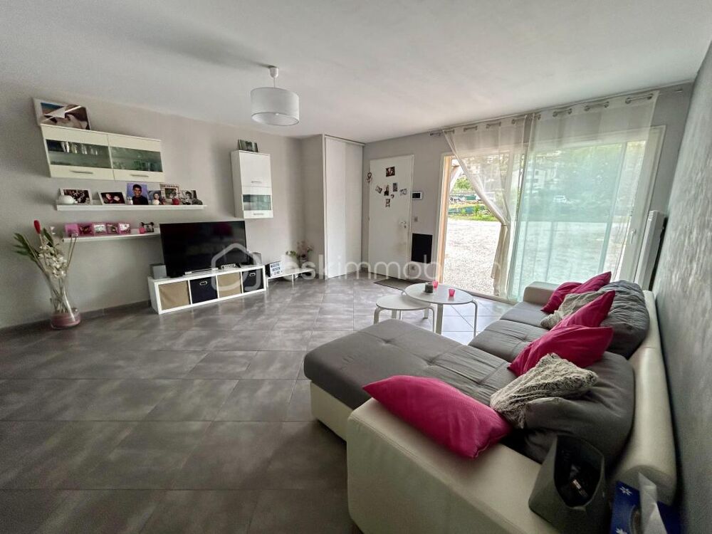 SOLLIES PONT - Belle maison de plain pied - 4 chambres sur 1500 M²