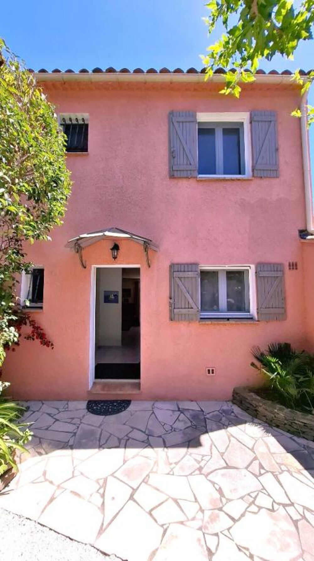 Villa 4 pièces de 82m² avec 3 chambres , un jardin et un garage à La Garde