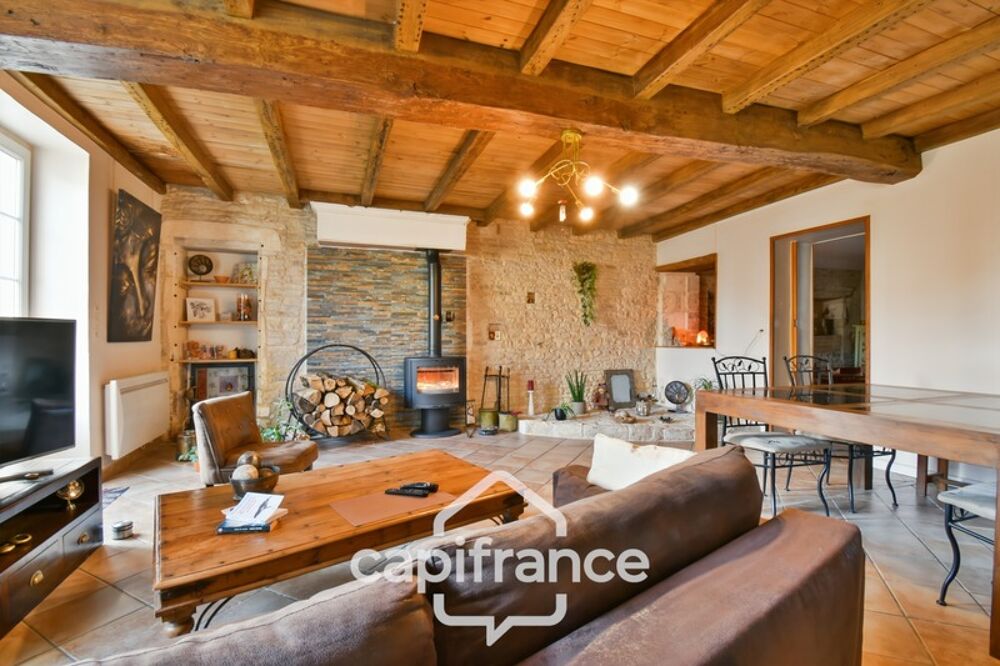 Maison à vendre 5 pièces ASNIERES LA GIRAUD (17) avec jardin, dépendances et garage