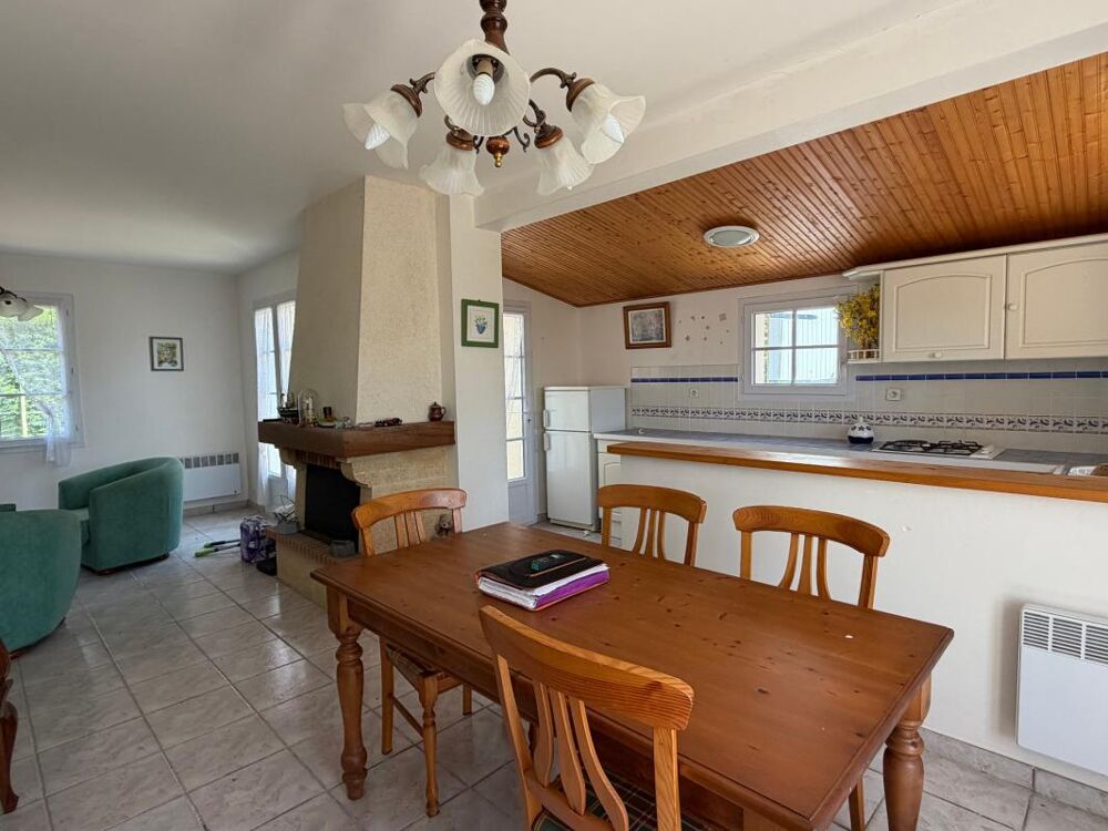 BREM SUR MER 85 A 2 PAS DES PLAGES DANS QUARTIER RESIDENTIEL VILLA PLAIN PIED AVEC GARAGE ET JARDIN CLOS