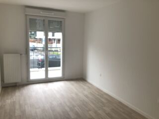 Appartement à louer 4 pièces 79 m²