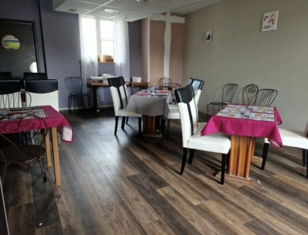 Vente Immeuble IMMEUBLE à vendre secteur NEUFCHATEAU (88) avec 1 LOCAL (bar-restaurant) + 1 APPARTEMENT T4 Neufchateau