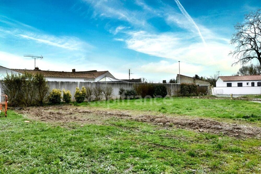 Vente Terrain À vendre : belle parcelle à bâtir sur la commune paisible de Loiré près de Vérines (17) Verines