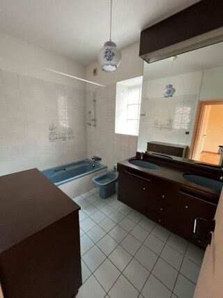  Appartement à louer 3 pièces 85 m²