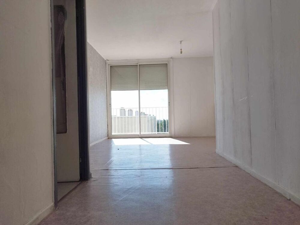 Appartement Port De Bouc 3 pièce(s) 65 m2 environ AVEC Balcon