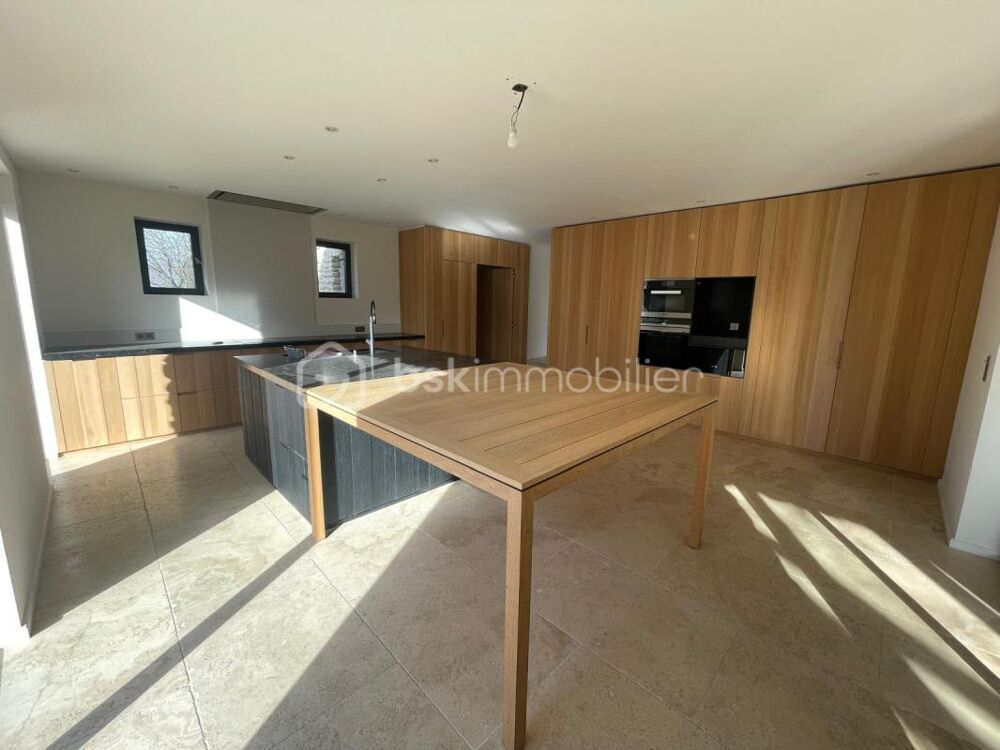 à vendre  Propriété/château Ménerbes (84560)