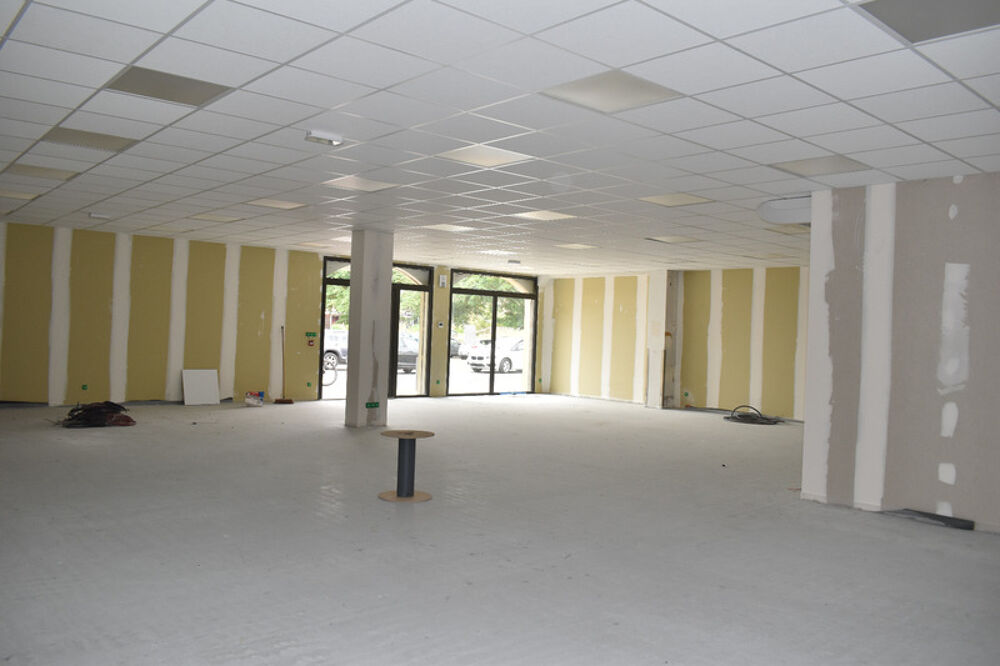   A vendre AIRVAULT Local commercial 