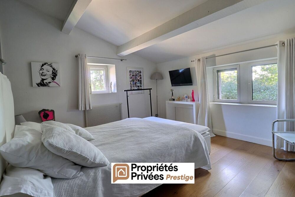 � vendre  Propri�t�/ch�teau Uz�s (30700)