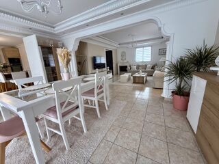  Maison  vendre 9 pices 180 m