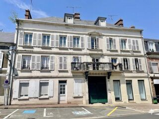  Immeuble à vendre 15 + pièces 556 m²