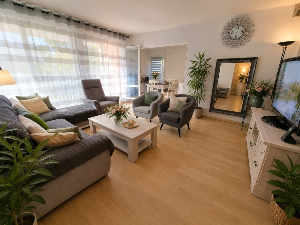 APPARTEMENT à vendre 5 pièces d'env 90 m2 VITTEL (88) avec BALCON, GARAGE, 2 CAVES