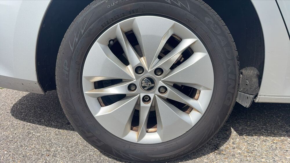 Octavia IV 1.5 eTSI 150 DSG7 Business - Automatique 2023 occasion 69800 Saint Priest