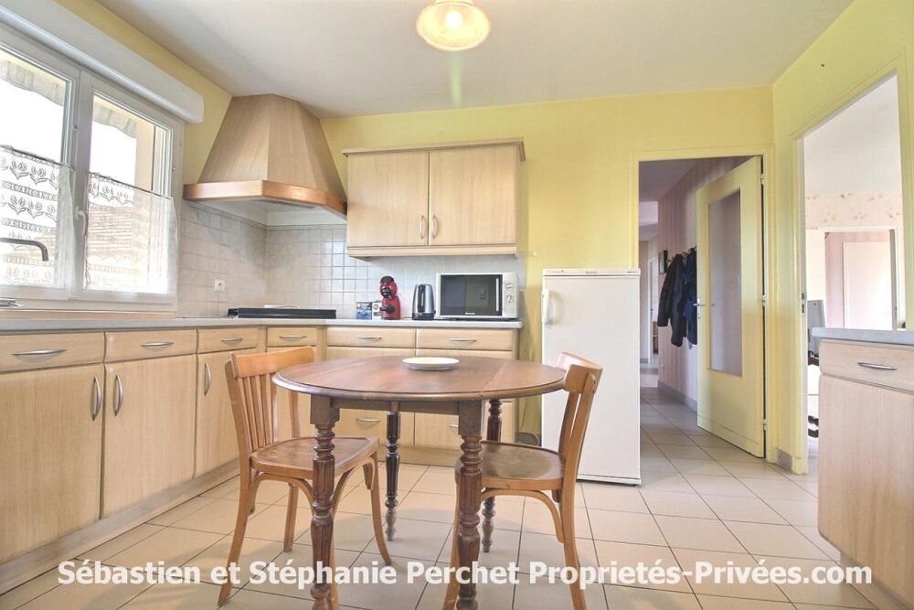 Vente Maison Maison de plain-pied 2006 - 3 chambres - grenier aménageable- Terrain clos et arboré de 1013 m2 - Garage 32 m² Epieds en beauce